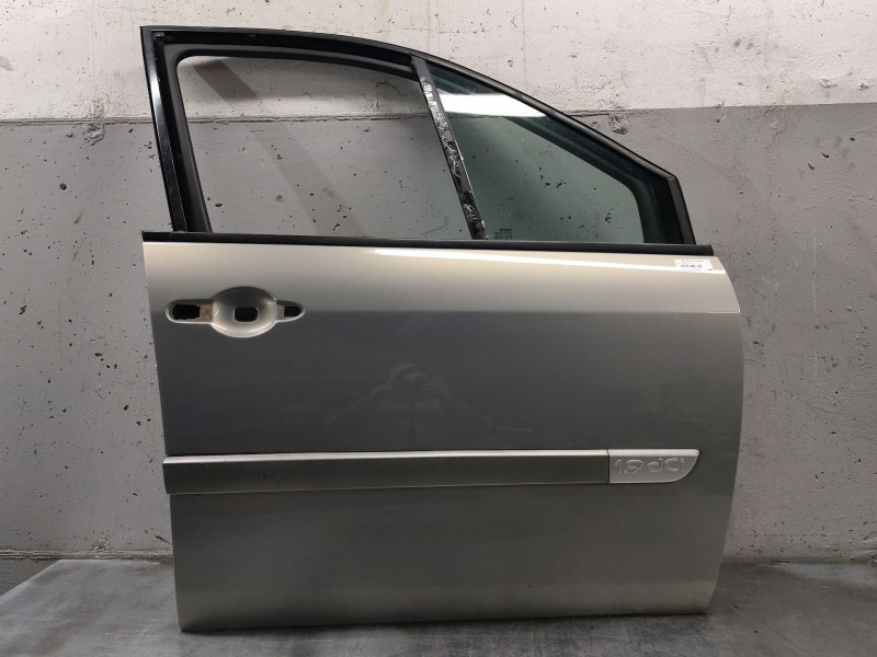 Recambio de puerta delantera derecha para renault scenic ii grand confort dynamique referencia OEM IAM   