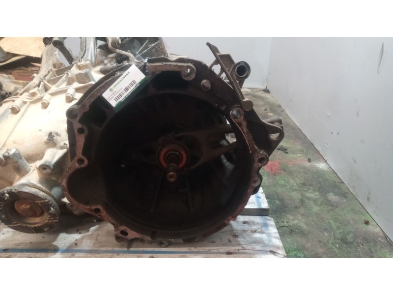 Recambio de caja cambios para pegaso trucks ekus 75.40 referencia OEM IAM 008301103B 008301107B 