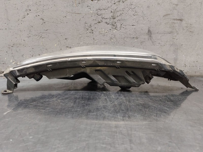 Recambio de faro derecho para nissan juke (f15) 1.6 dig-t nismo rs referencia OEM IAM 90097197  