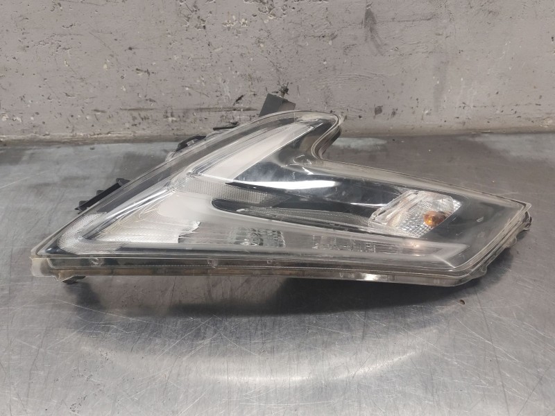 Recambio de faro derecho para nissan juke (f15) 1.6 dig-t nismo rs referencia OEM IAM 90097197  