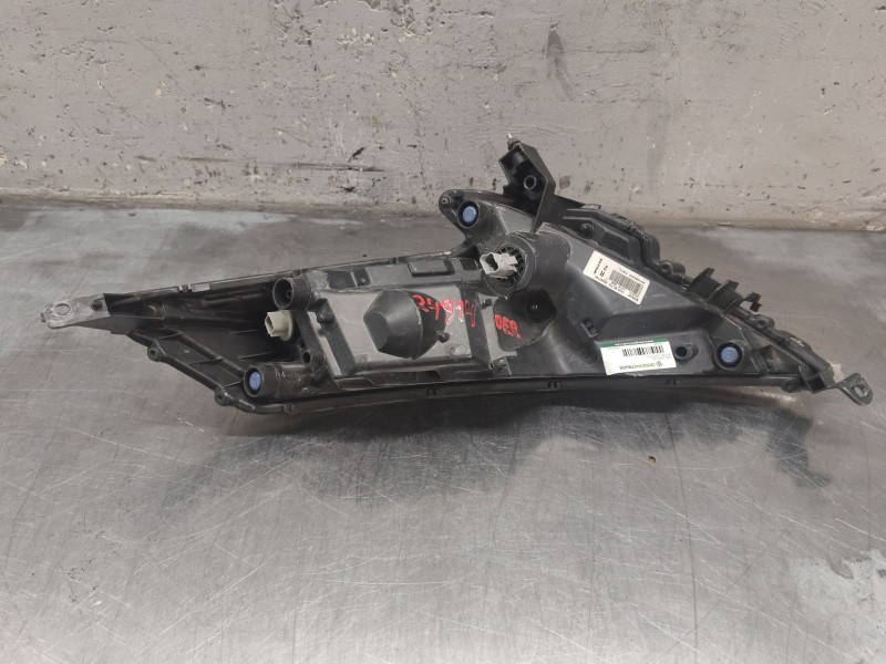 Recambio de faro derecho para nissan juke (f15) 1.6 dig-t nismo rs referencia OEM IAM 90097197  