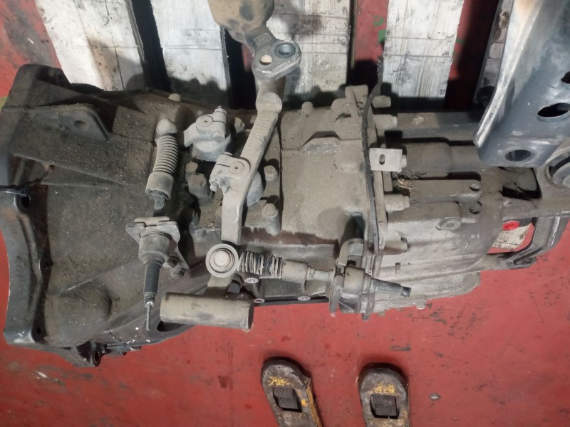 Recambio de caja cambios para renault mascott 2.8 diesel referencia OEM IAM 6s300 1323050006 5010545223