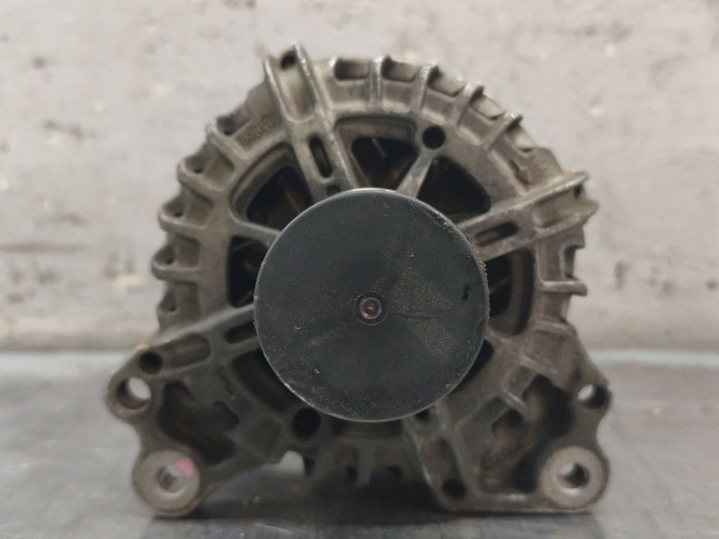 Recambio de alternador para seat leon (5f1) 1.6 tdi referencia OEM IAM 03L903023J  