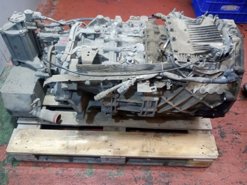 Recambio de caja cambios para daf serie 75 cf .320 euro 1/2 referencia OEM IAM 12AS1631TD 1327047006 1681257