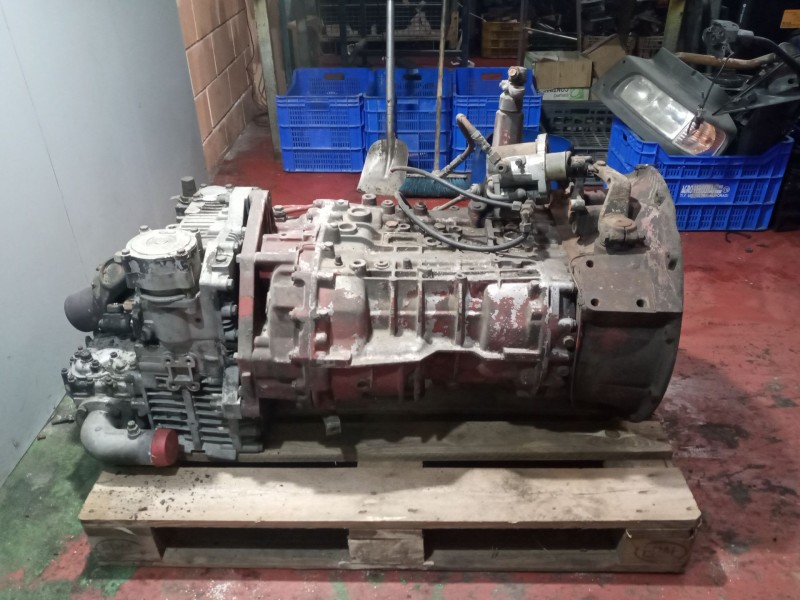 Recambio de caja cambios para iveco autobus eur.d-43a sri referencia OEM IAM 8S180  