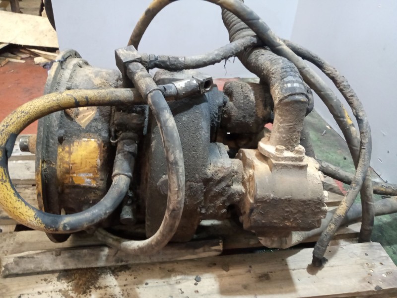 Recambio de bomba hidraulica para furukawa fl220t maquina referencia OEM IAM 8FN-13504A 8FN13504A 8FA431426