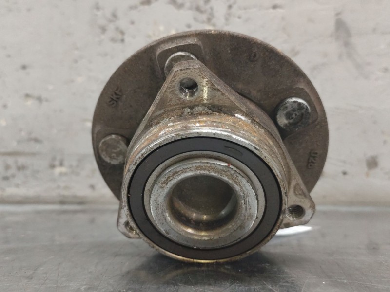 Recambio de buje trasero izquierdo para opel insignia berlina expression referencia OEM IAM   