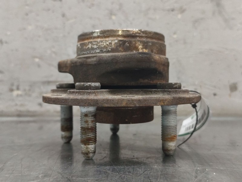 Recambio de buje trasero izquierdo para opel insignia berlina expression referencia OEM IAM   