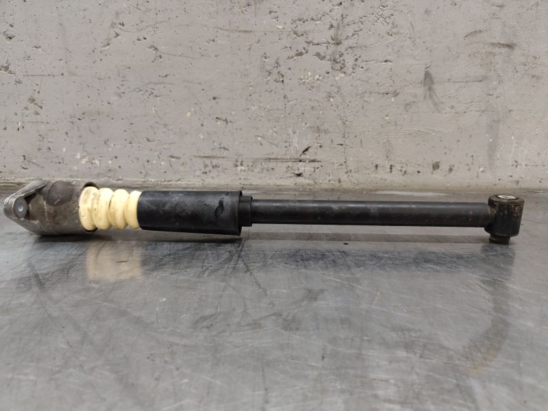 Recambio de amortiguador trasero izquierdo para volkswagen passat b5 (3b2) 1.9 tdi referencia OEM IAM   