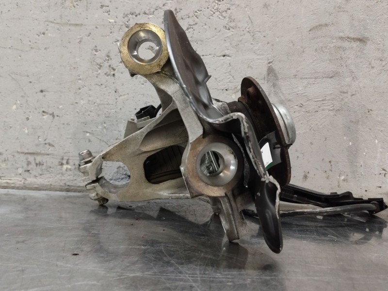 Recambio de mangueta delantera derecha para mercedes-benz gla (h247) gla 200 d (247.712) referencia OEM IAM A2473320200  