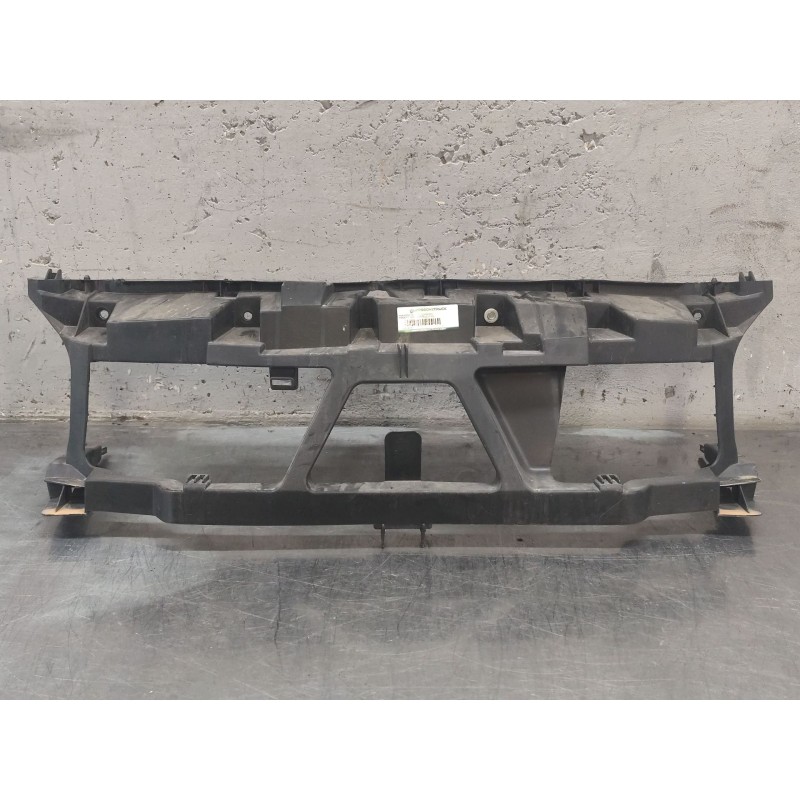 Recambio de traviesa frontal superior para renault rapid/express (f40) 1.4 familiar (f402/40m) referencia OEM IAM   