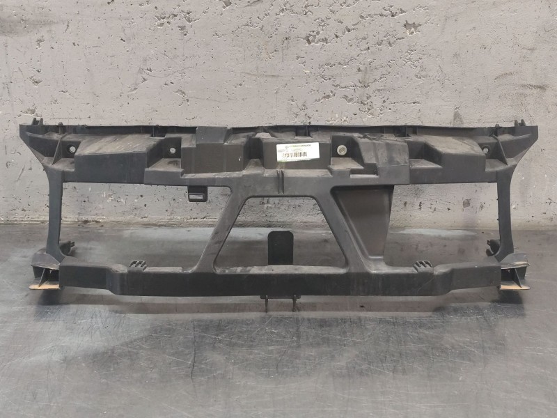 Recambio de traviesa frontal superior para renault rapid/express (f40) 1.4 familiar (f402/40m) referencia OEM IAM   