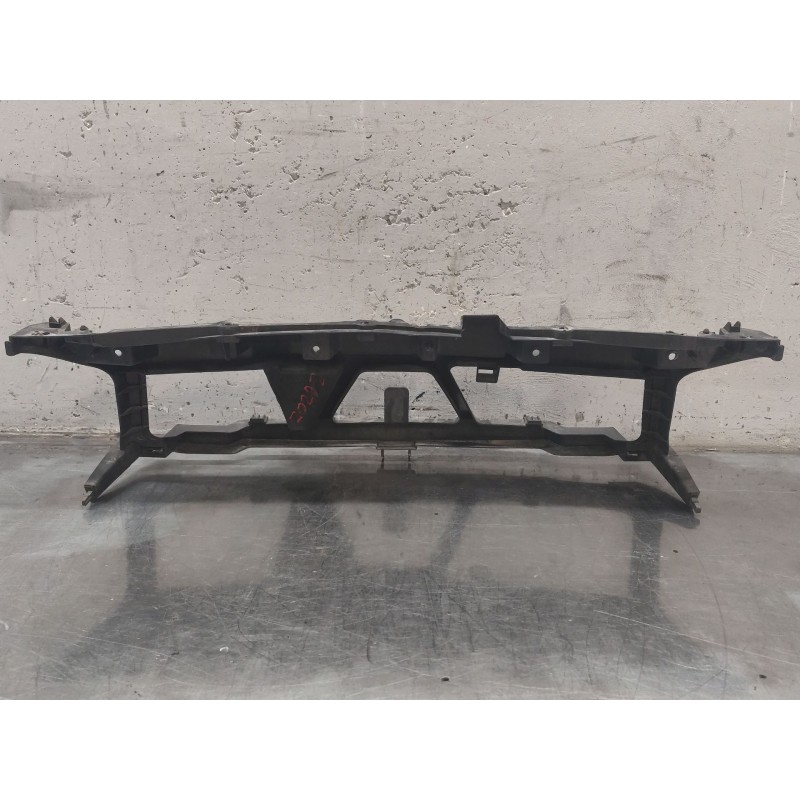 Recambio de traviesa frontal superior para renault rapid/express (f40) 1.4 familiar (f402/40m) referencia OEM IAM   