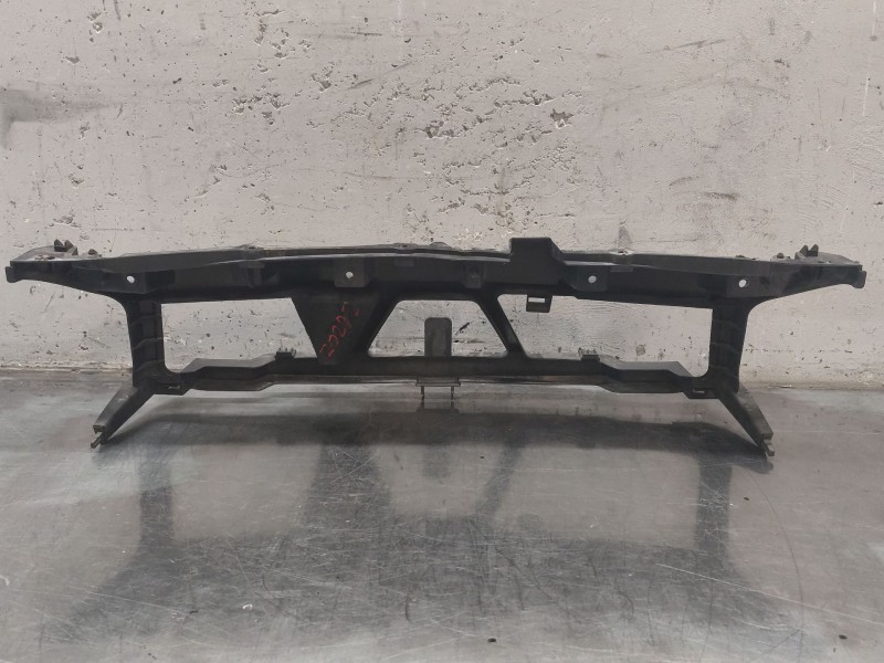 Recambio de traviesa frontal superior para renault rapid/express (f40) 1.4 familiar (f402/40m) referencia OEM IAM   