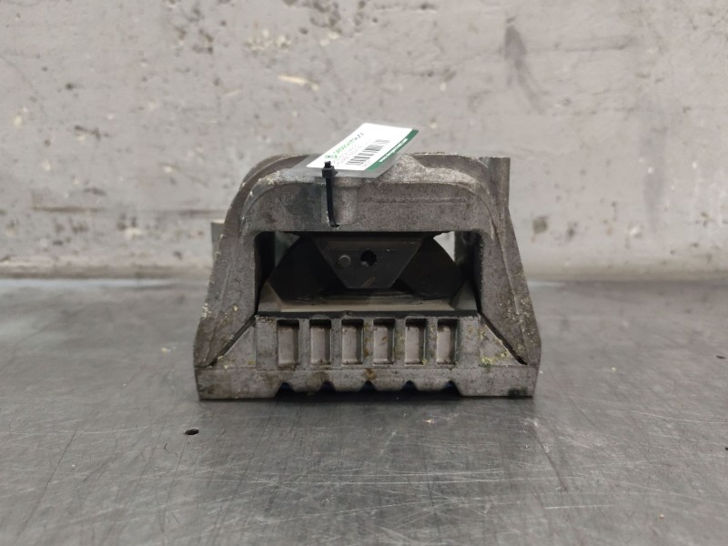 Recambio de soporte motor derecho para volkswagen passat berlina (3c2) highline referencia OEM IAM   