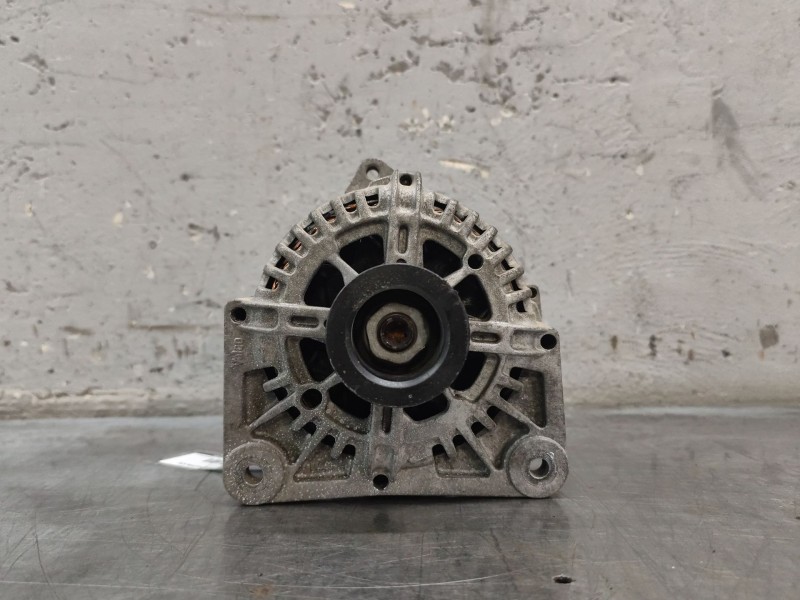 Recambio de alternador para renault scenic ii 1.9 dci diesel referencia OEM IAM 489890427  