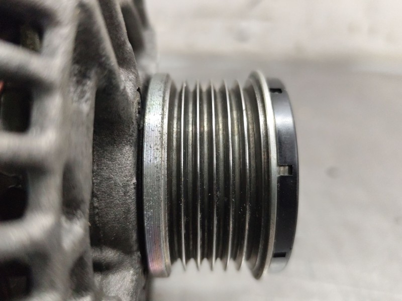 Recambio de alternador para peugeot 308 confort referencia OEM IAM 9646321880 0124525035 