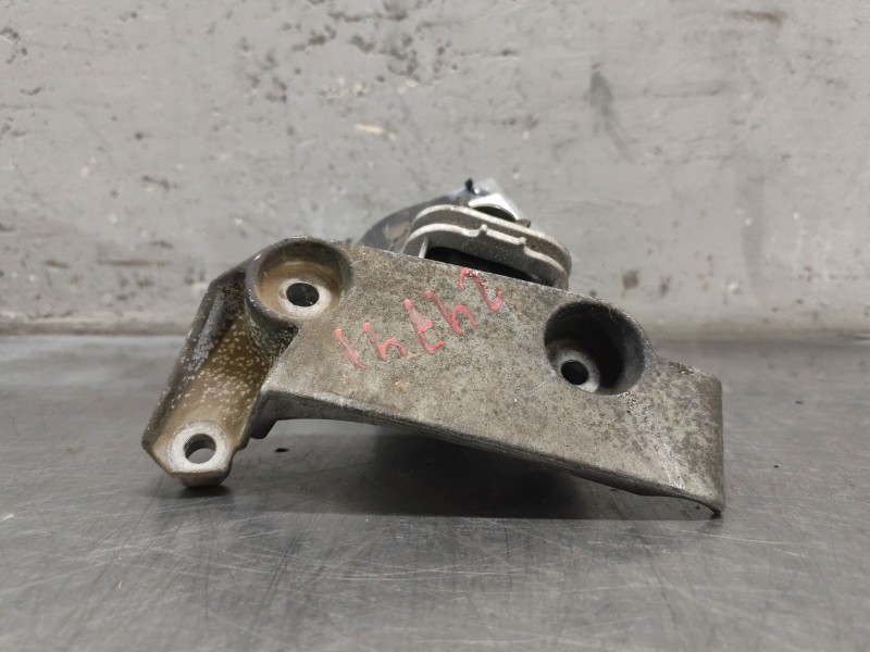 Recambio de soporte motor derecho para renault laguna (b56) 1.8 16v rt referencia OEM IAM   