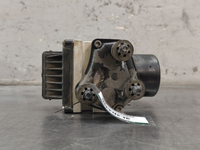 Recambio de abs para volkswagen passat berlina (3c2) highline referencia OEM IAM 3C0614095  
