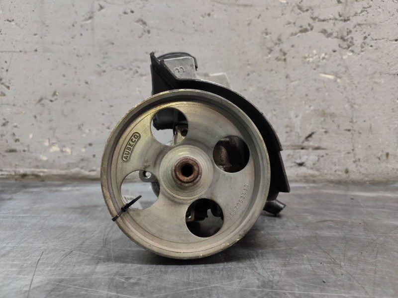 Recambio de bomba direccion para peugeot 206 cc cc referencia OEM IAM 9639650880  