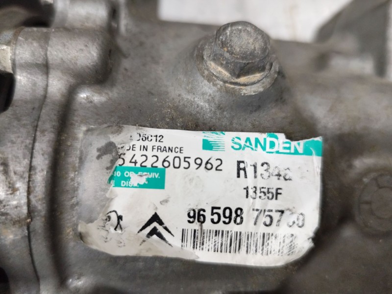 Recambio de compresor aire acondicionado para peugeot 207 1.4 16v vti referencia OEM IAM 9659875780  