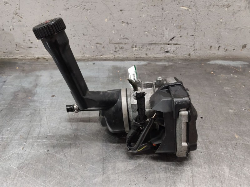 Recambio de bomba direccion para peugeot 308 confort referencia OEM IAM 9684979180  