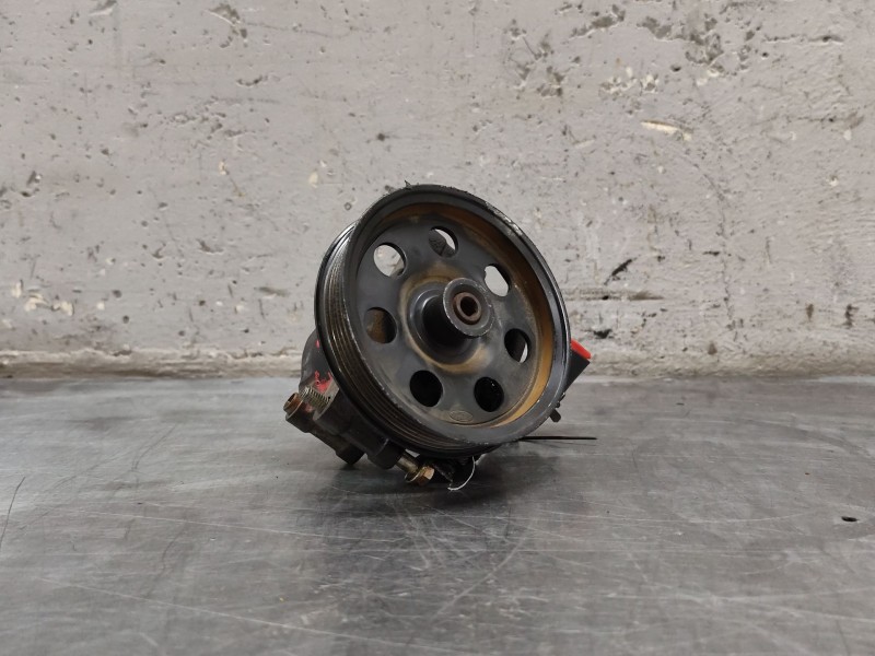 Recambio de bomba direccion para ford focus berlina (cak) ambiente referencia OEM IAM HBDJC  