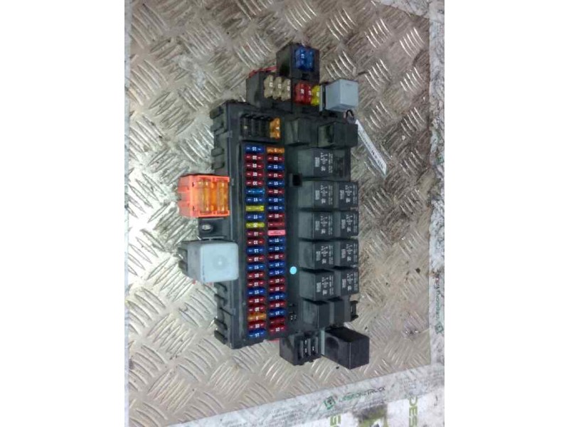 Recambio de caja reles / fusibles para daf serie xf105.xxx fsa 4x2 space-cab referencia OEM IAM 1895428  