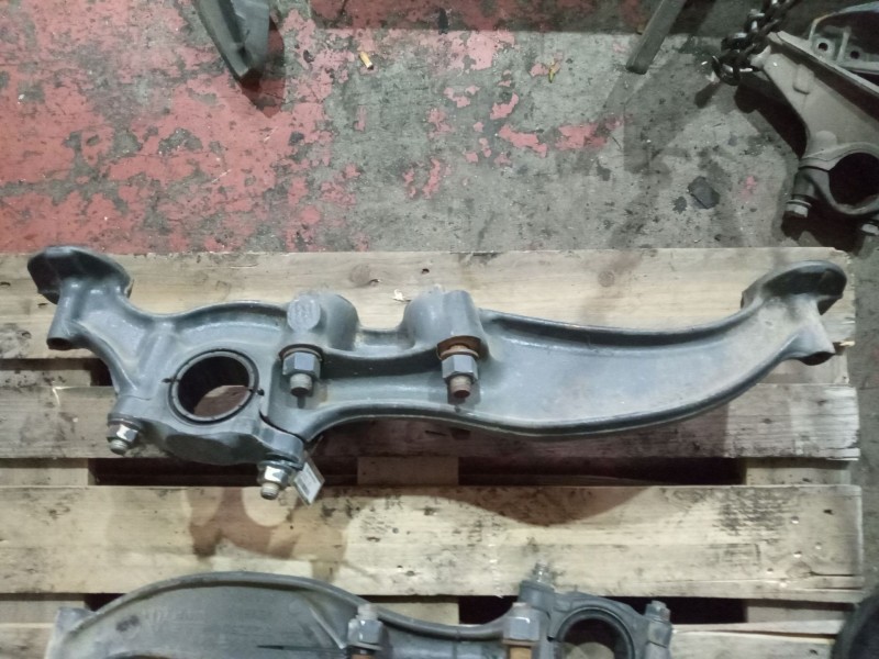 Recambio de soporte balleston para daf serie xf105.xxx fsa 4x2 space-cab referencia OEM IAM 1896601 IZQUIERDO 