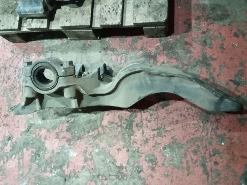 Recambio de soporte balleston para volvo fh xxx 12.8 diesel referencia OEM IAM 21196819 IZQUIERDA 