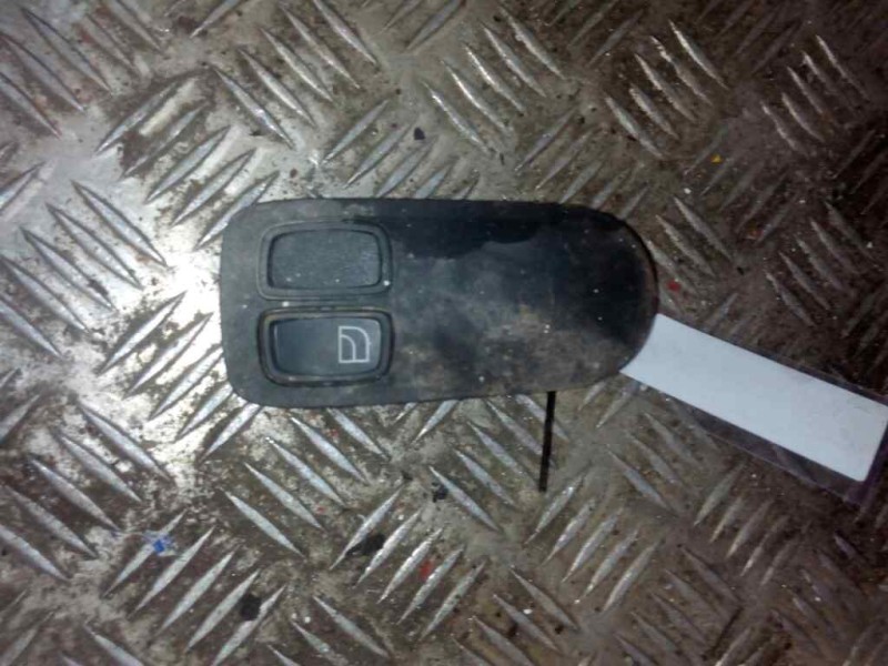 Recambio de mando elevalunas delantero derecho para daf serie xf105.xxx fsa 4x2 space-cab referencia OEM IAM 1811229  