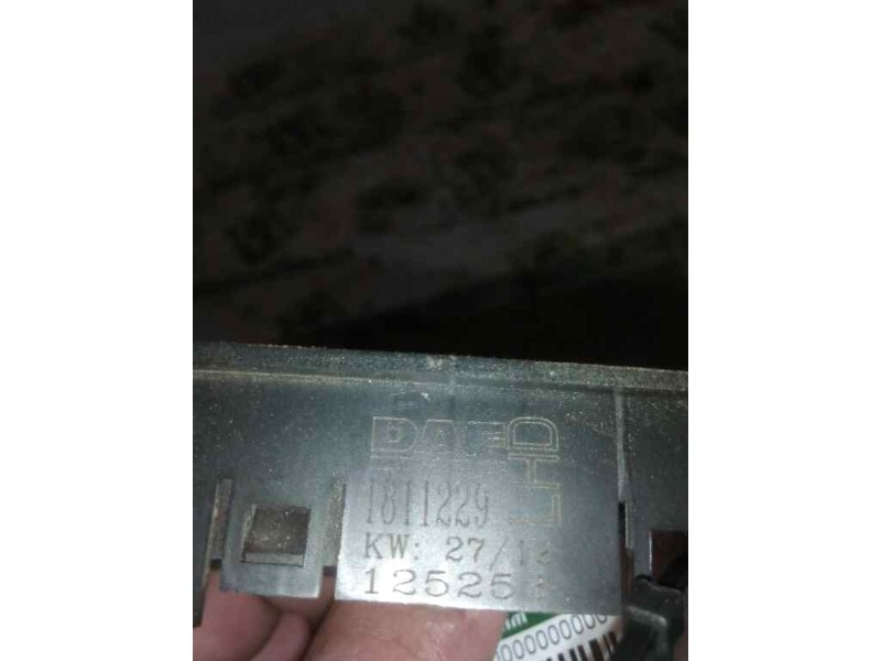 Recambio de mando elevalunas delantero derecho para daf serie xf105.xxx fsa 4x2 space-cab referencia OEM IAM 1811229  