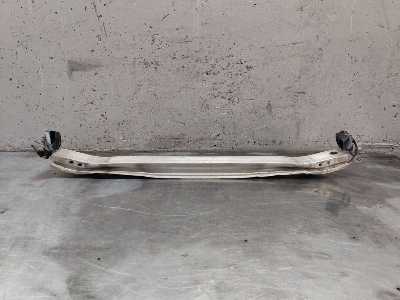 Recambio de refuerzo paragolpes delantero para audi a4 ber. (b8) básico referencia OEM IAM   