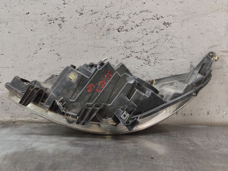 Recambio de faro izquierdo para peugeot 207 sw confort referencia OEM IAM   
