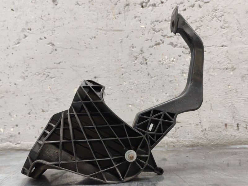 Recambio de pedal embrague para volkswagen touran (1t3) 1.6 tdi referencia OEM IAM 1T1721059  