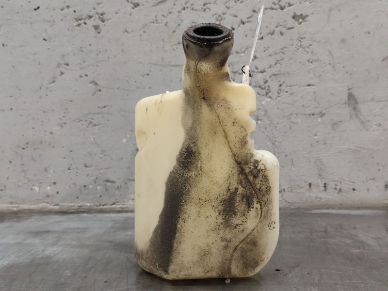 Recambio de deposito limpia para peugeot 207 sw confort referencia OEM IAM   