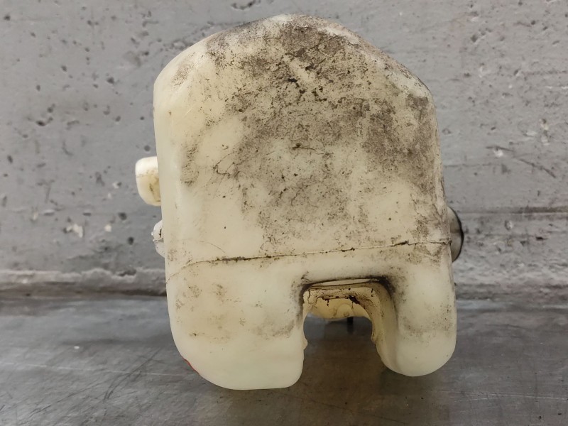 Recambio de deposito limpia para peugeot 207 sw confort referencia OEM IAM   
