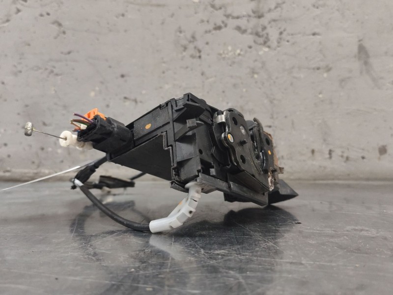 Recambio de cerradura puerta delantera derecha para peugeot 308 active referencia OEM IAM   