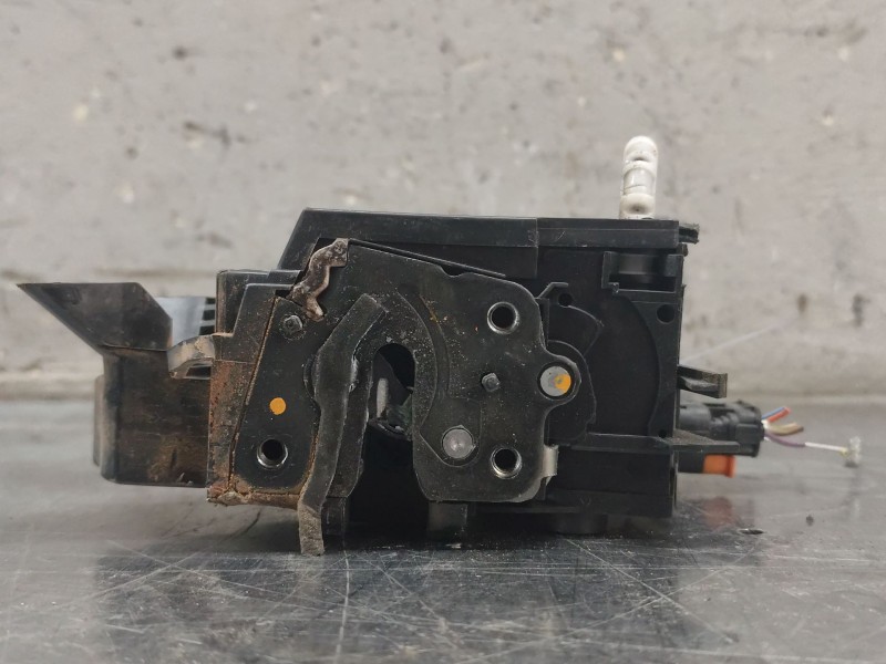 Recambio de cerradura puerta delantera derecha para peugeot 308 active referencia OEM IAM   