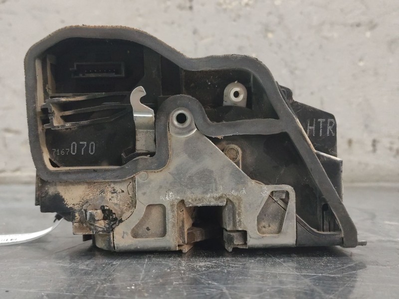 Recambio de cerradura puerta trasera derecha para bmw serie 1 berlina (e81/e87) 120d referencia OEM IAM 7167070  