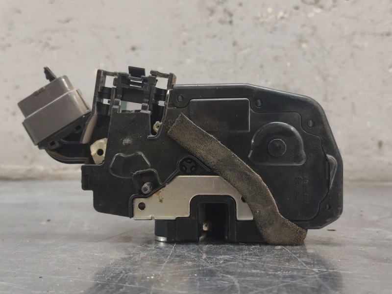 Recambio de cerradura puerta trasera derecha para nissan x-trail ii (t31) 2.0 dci 4x4 referencia OEM IAM   