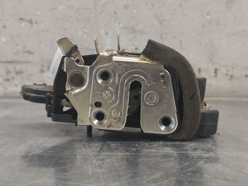 Recambio de cerradura puerta trasera izquierda para nissan x-trail ii (t31) 2.0 dci 4x4 referencia OEM IAM   