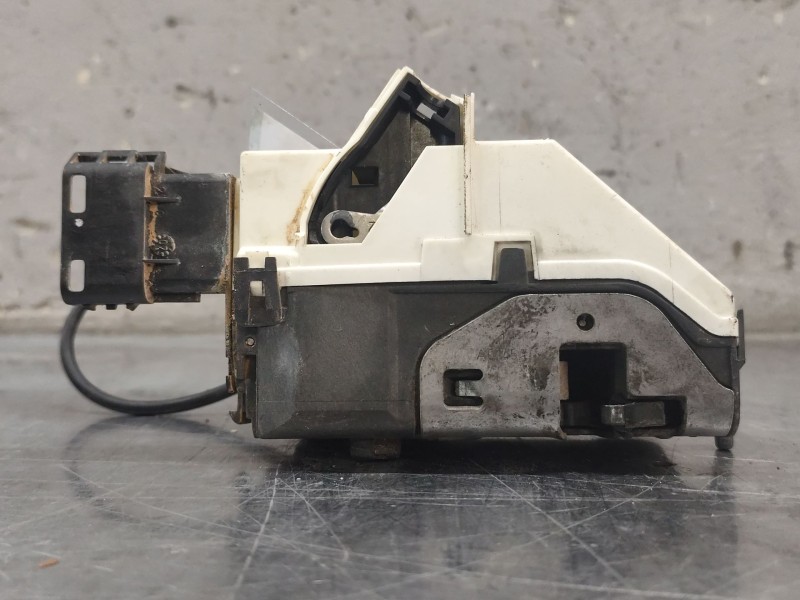 Recambio de cerradura puerta delantera derecha para peugeot 308 confort referencia OEM IAM   