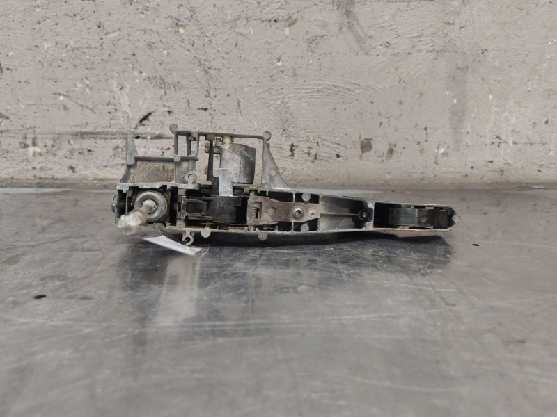 Recambio de maneta exterior delantera izquierda para peugeot 308 confort referencia OEM IAM   