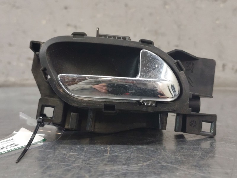 Recambio de maneta interior delantera derecha para peugeot 308 confort referencia OEM IAM   