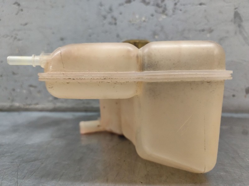 Recambio de deposito expansion para ford fiesta (cbk) ambiente referencia OEM IAM 2S6H8K218BE  