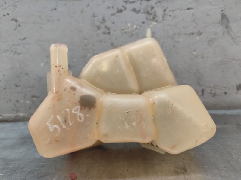 Recambio de deposito expansion para ford fiesta (cbk) ambiente referencia OEM IAM 2S6H8K218BE  