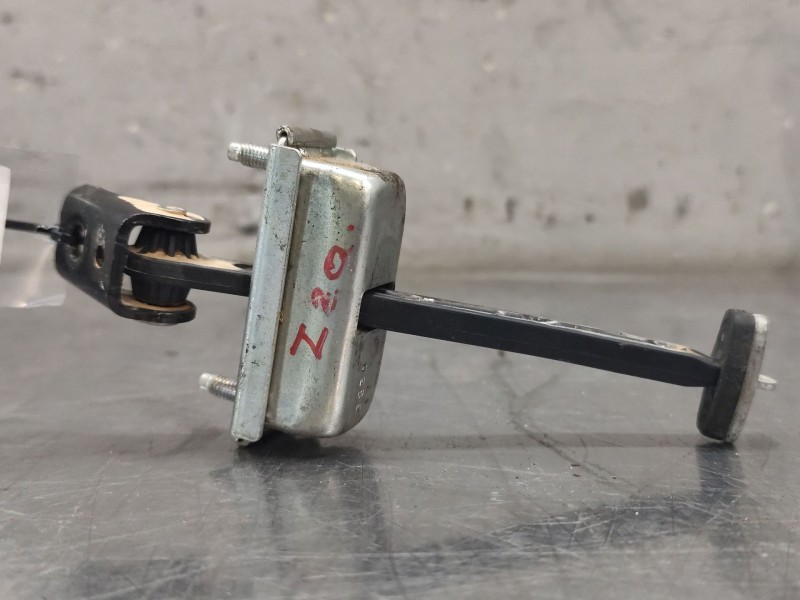 Recambio de retenedor puerta para ford focus lim. (cb4) titanium referencia OEM IAM   