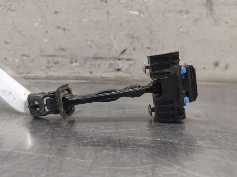 Recambio de retenedor puerta para volkswagen tiguan (5n_) 2.0 tdi 4motion referencia OEM IAM   