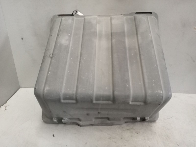 Recambio de tapa bateria para iveco eurocargo 05.03  5.9 diesel referencia OEM IAM 504077600  